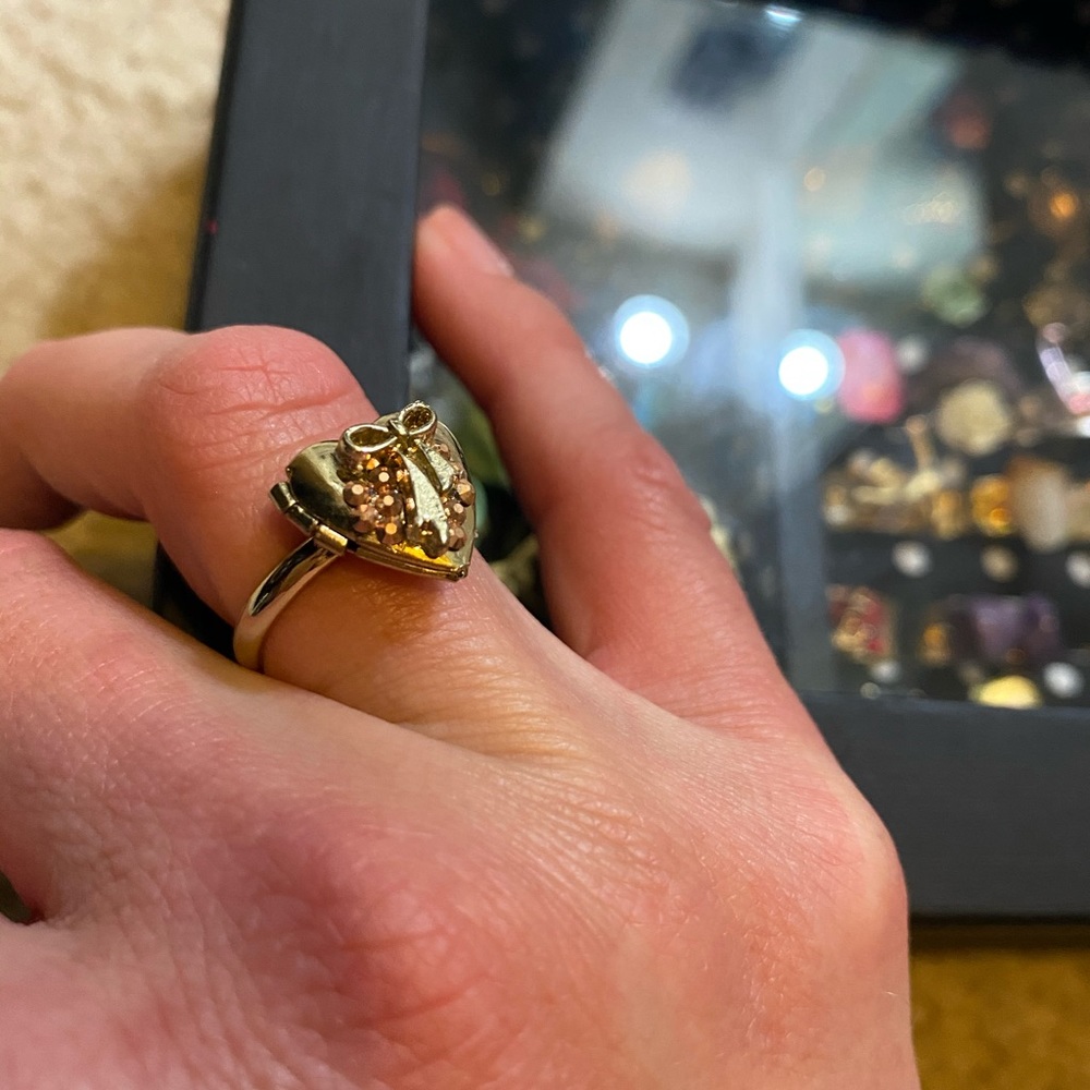 Brass Heart Locket Rings - Picture 6 of 8